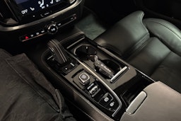 valkoinen Volvo V60 2020 kuva 21.