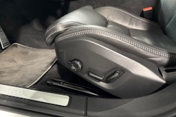 valkoinen Volvo V60 2020 kuva 24.