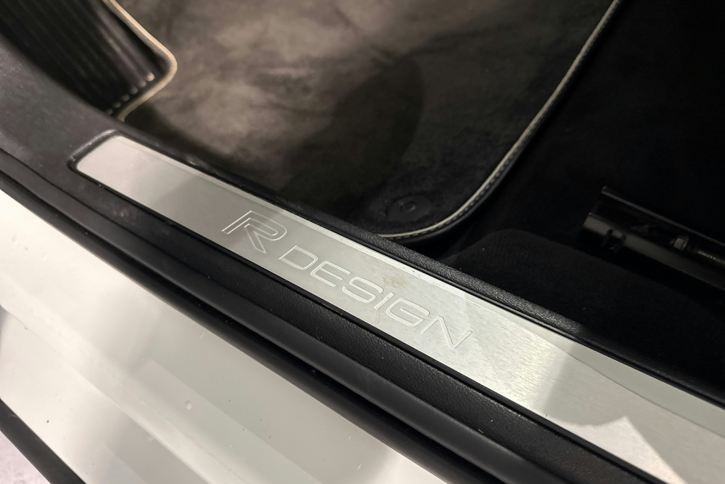 valkoinen Volvo V60 2020 kuva 25.