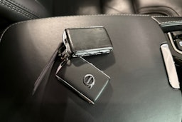 valkoinen Volvo V60 2020 kuva 28.