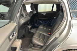 harmaa Volvo V60 2020 kuva 13.