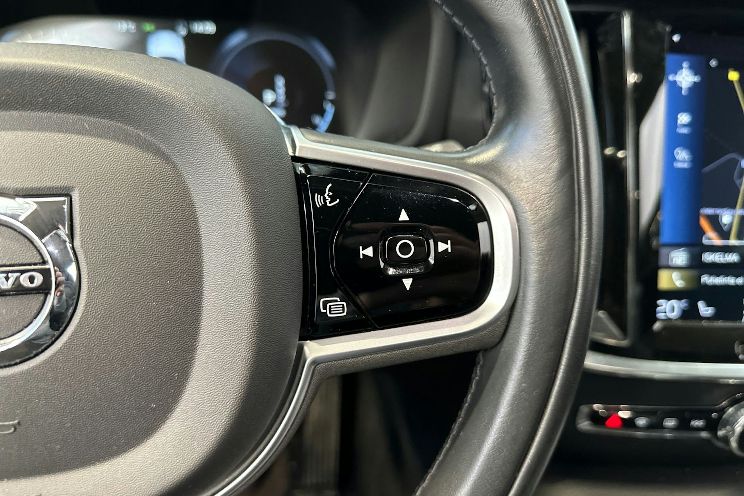 harmaa Volvo V60 2020 kuva 20.