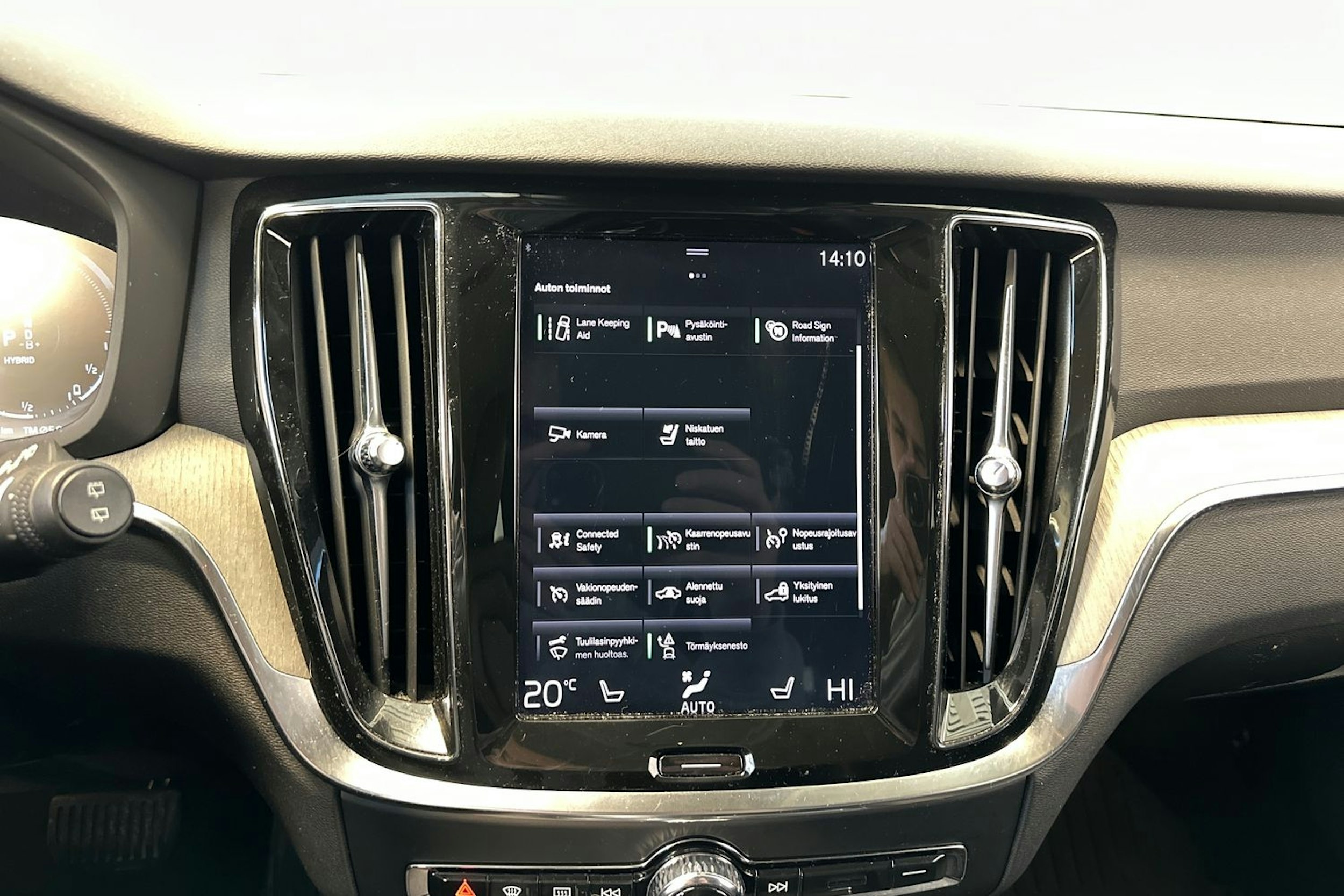 harmaa Volvo V60 2020 kuva 23.