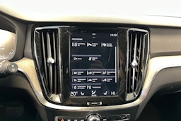 harmaa Volvo V60 2020 kuva 23.