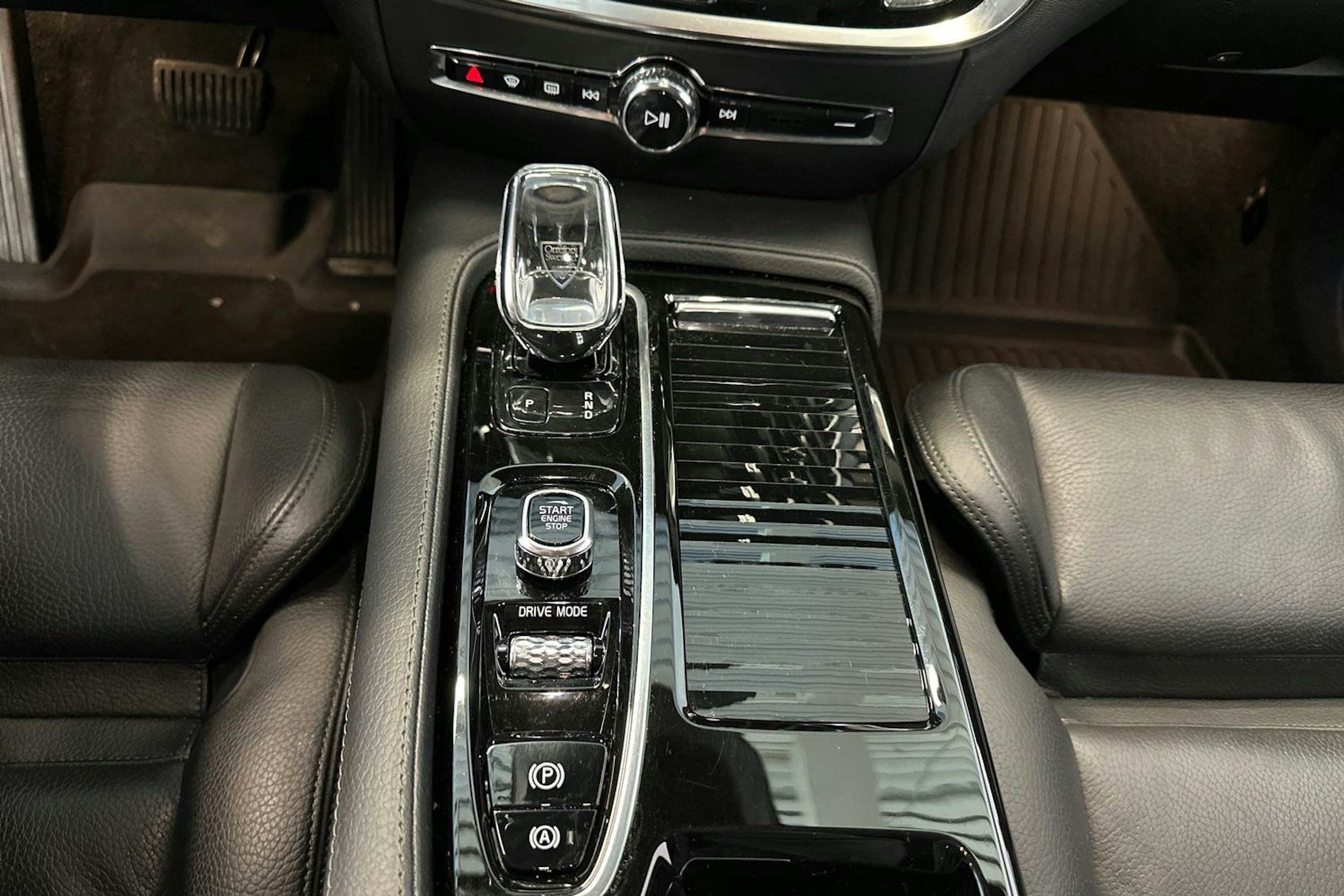 harmaa Volvo V60 2020 kuva 25.