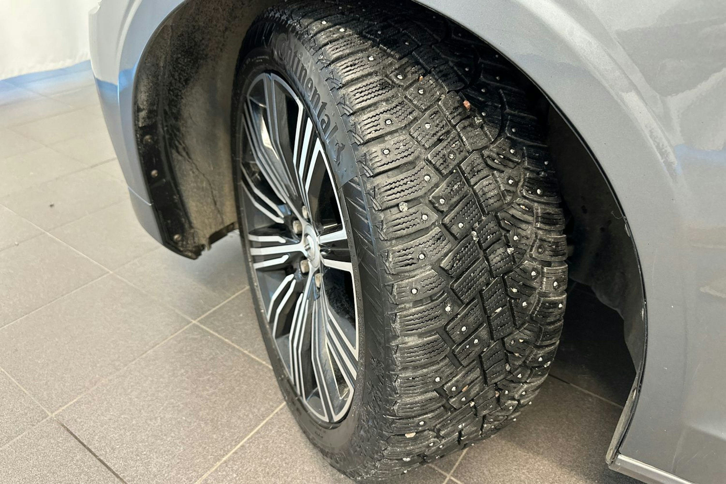 harmaa Volvo V60 2020 kuva 29.