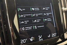 punainen Volvo V60 2020 kuva 27.