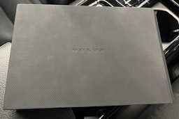 punainen Volvo V60 2020 kuva 40.