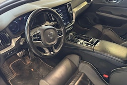 valkoinen Volvo V60 2020 kuva 3.