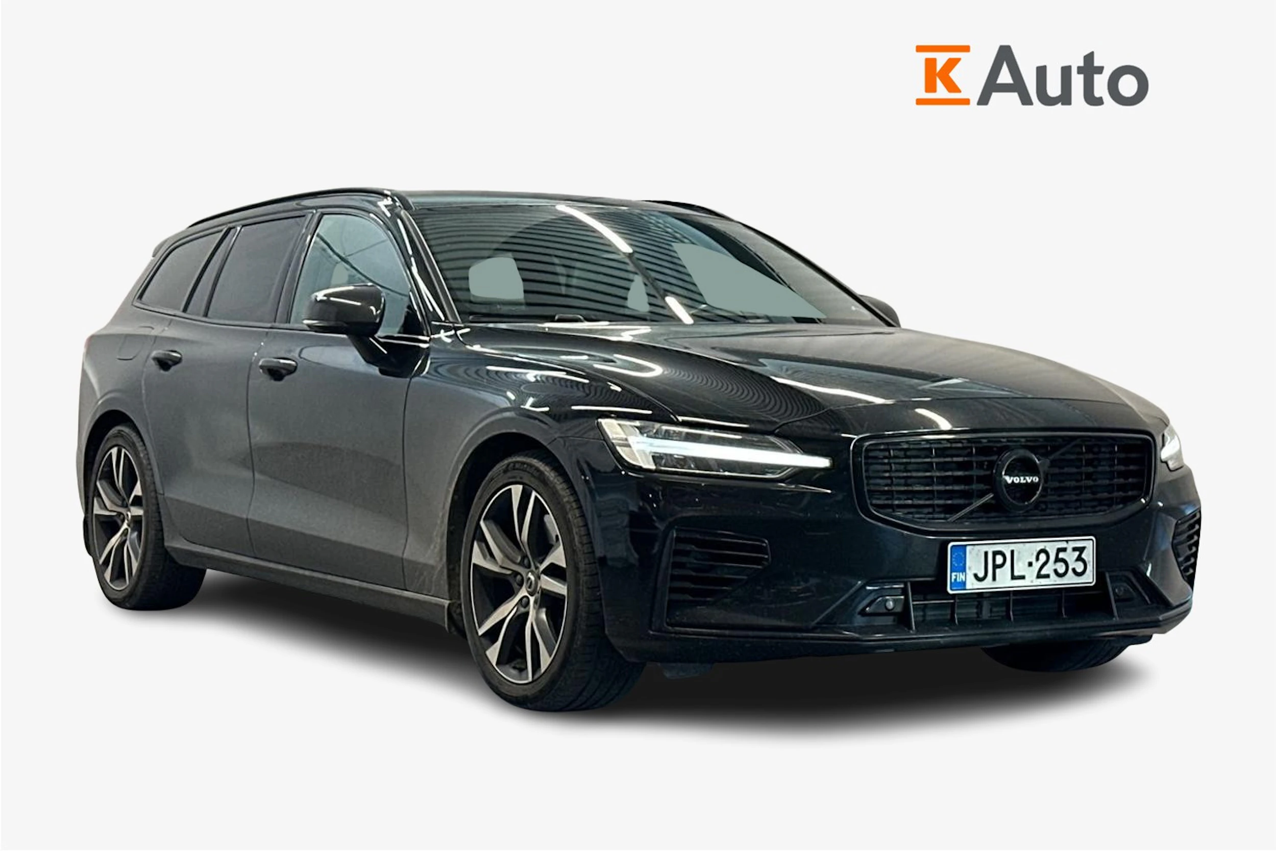 musta Volvo V60 2020 kuva 1.