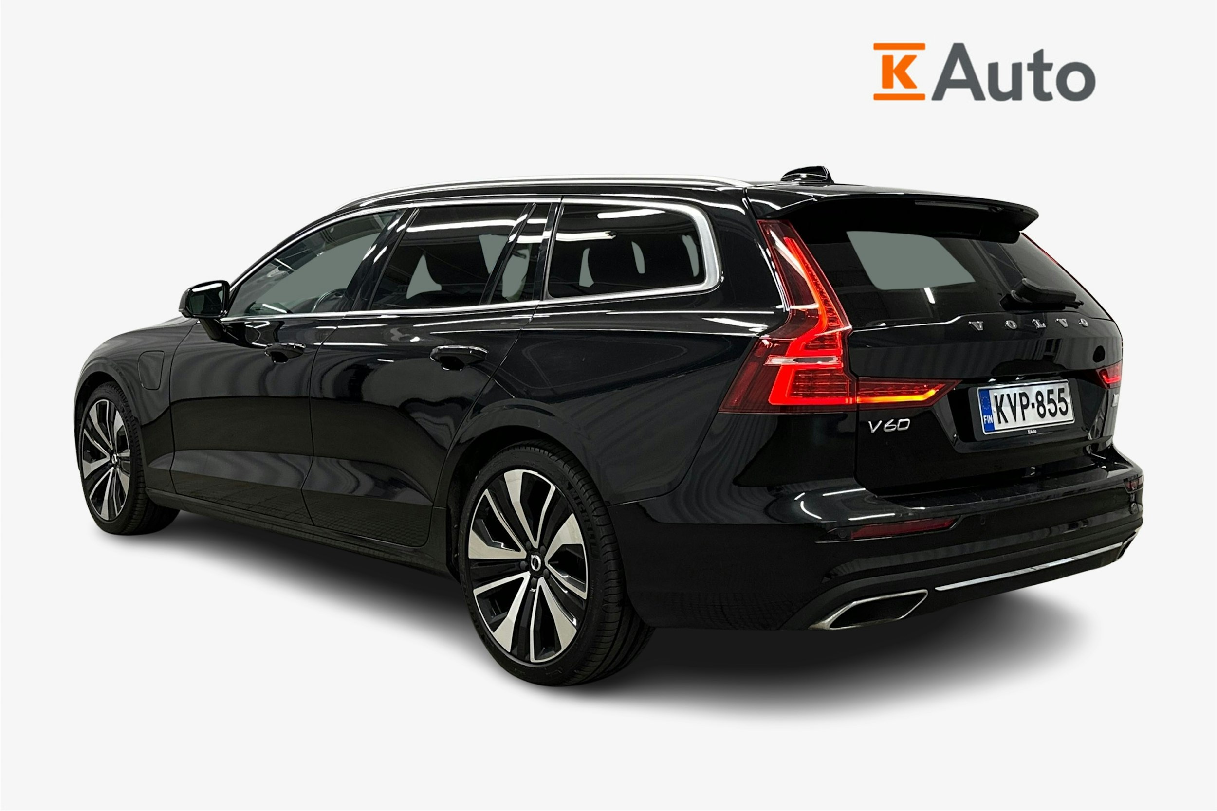 musta Volvo V60 2020 kuva 2.