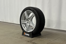 musta Volvo V60 2020 kuva 13.