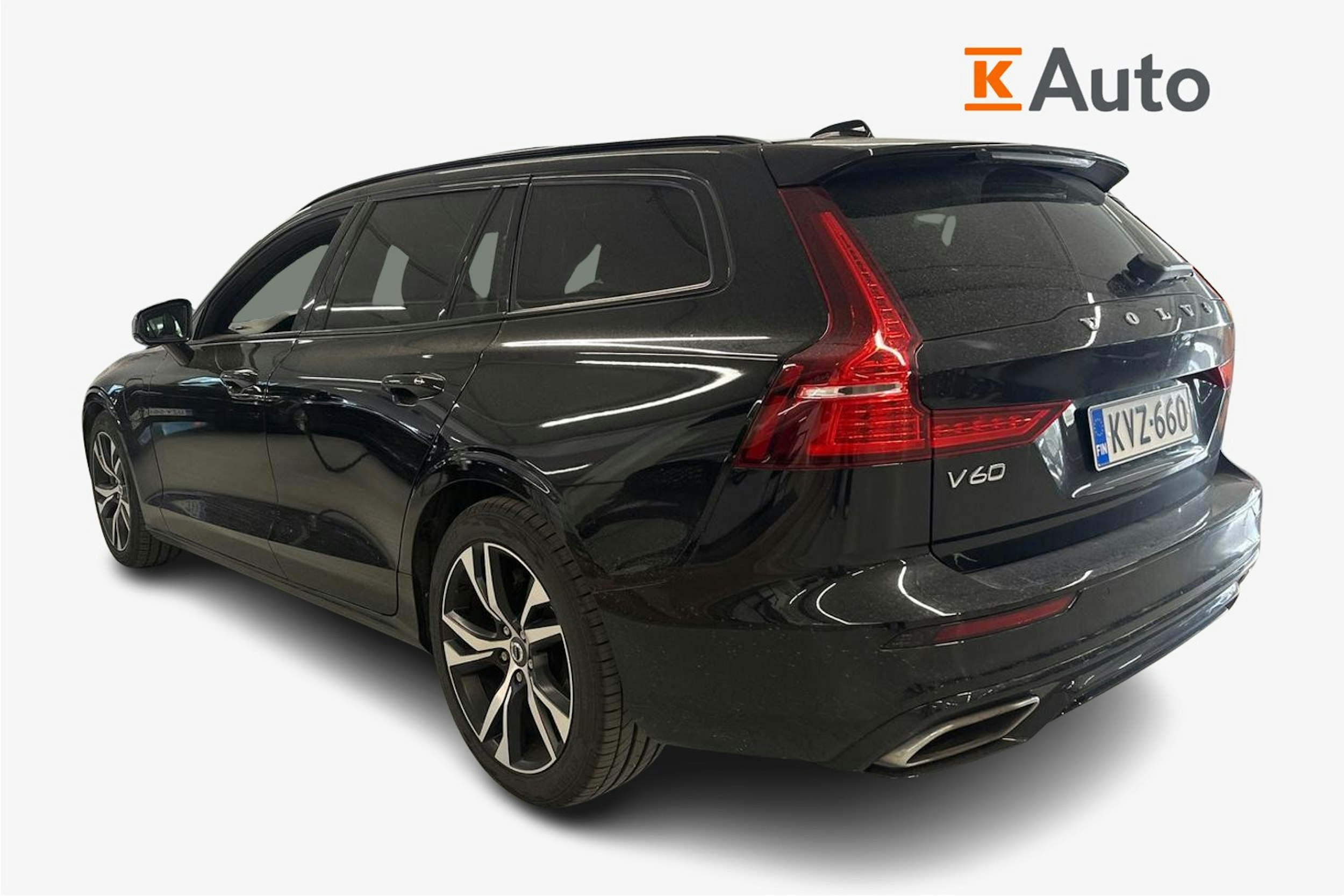 musta Volvo V60 2020 kuva 2.