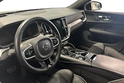 musta Volvo V60 2020 kuva 3.