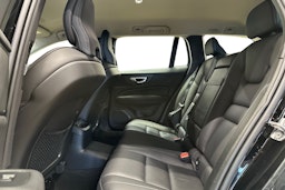 musta Volvo V60 2020 kuva 10.