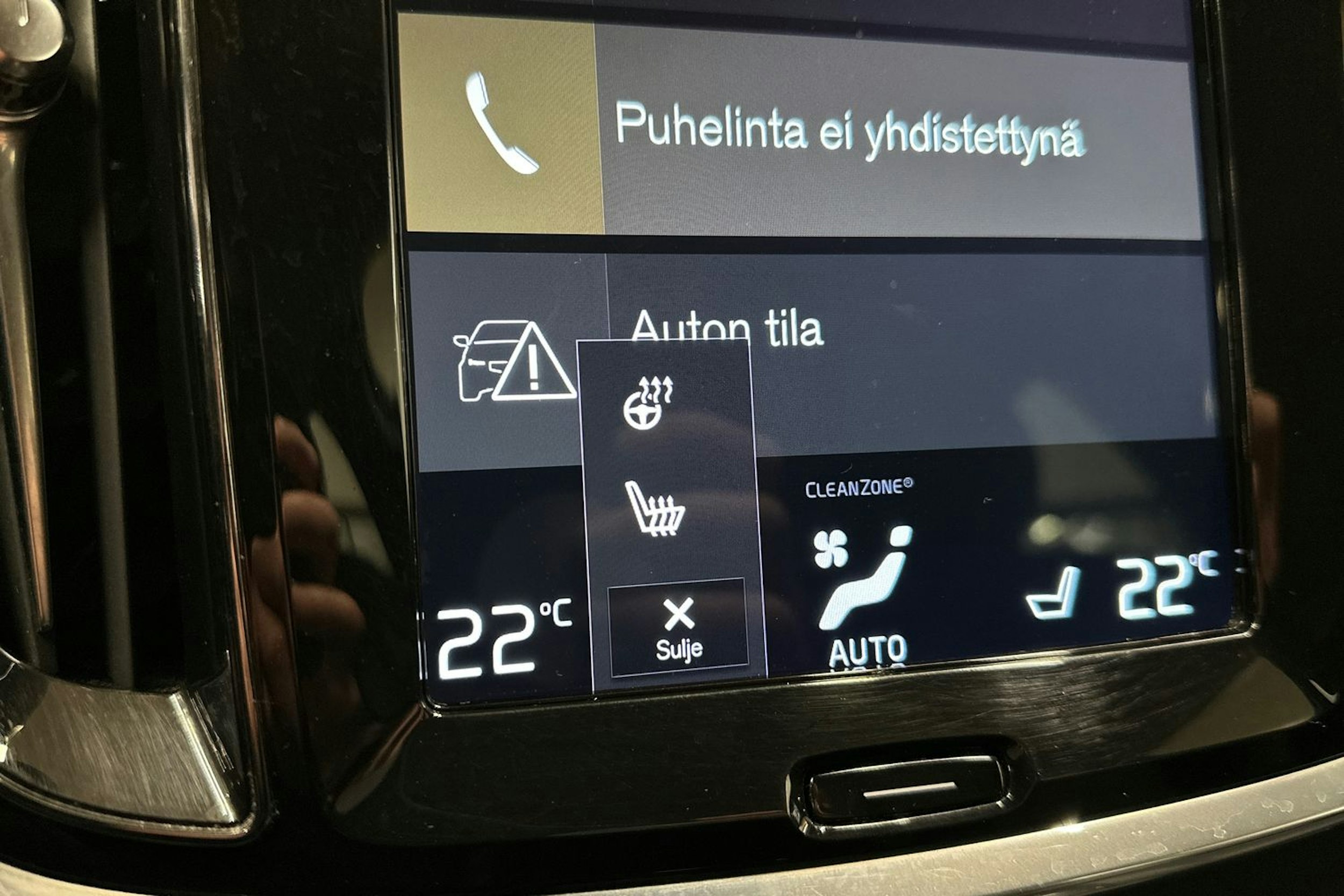 musta Volvo V60 2020 kuva 19.