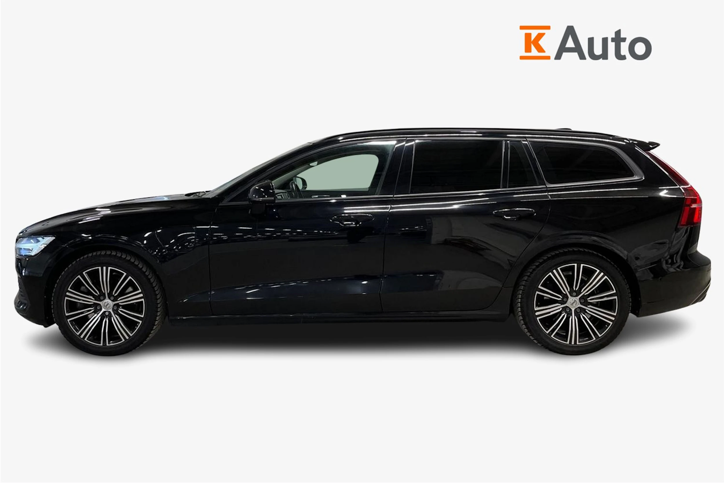 musta Volvo V60 2020 kuva 5.