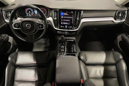 musta Volvo V60 2020 kuva 7.