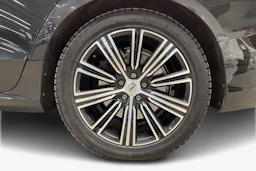 musta Volvo V60 2020 kuva 9.