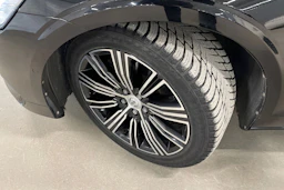 musta Volvo V60 2020 kuva 10.