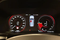 musta Volvo V60 2020 kuva 13.