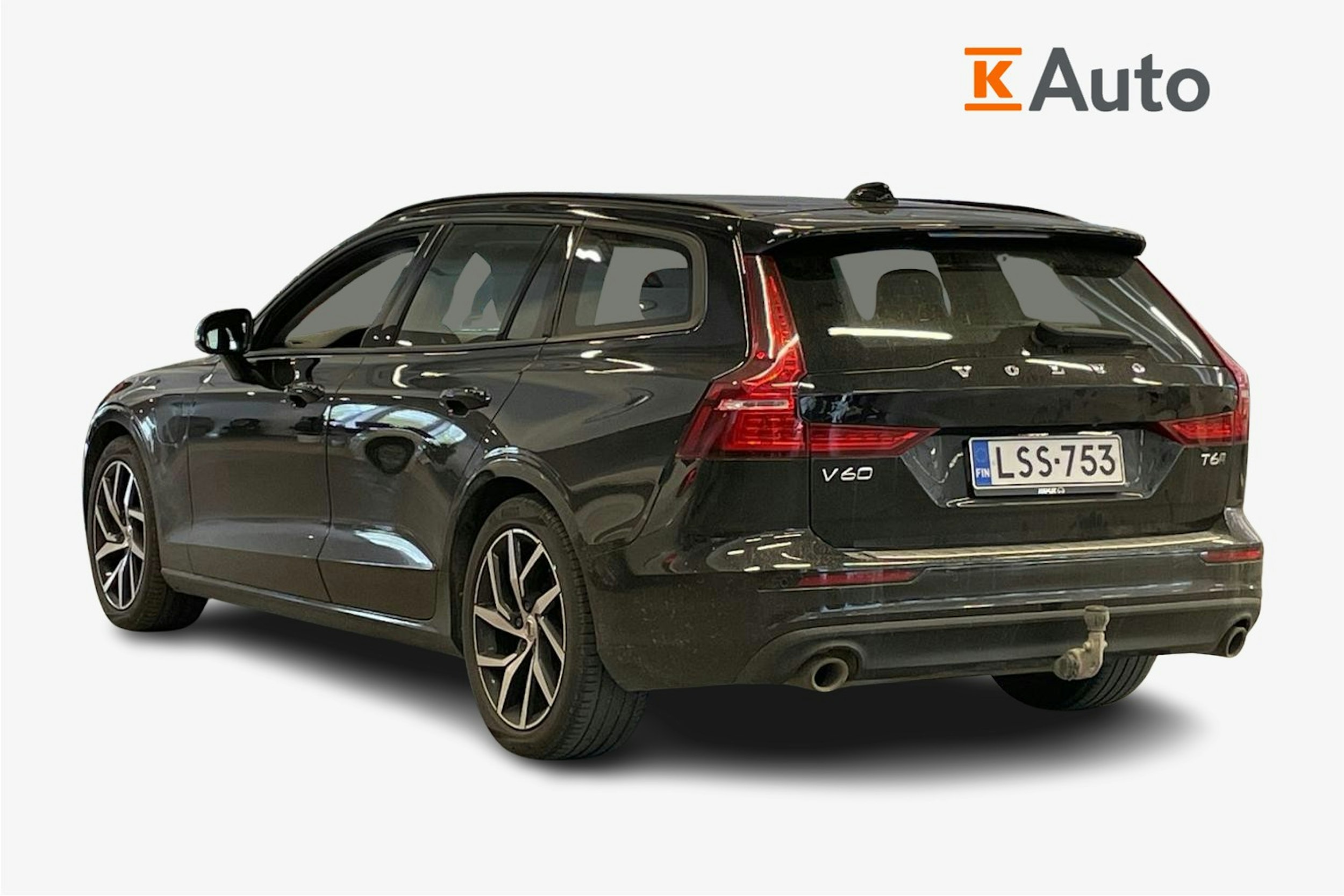 musta Volvo V60 2020 kuva 2.