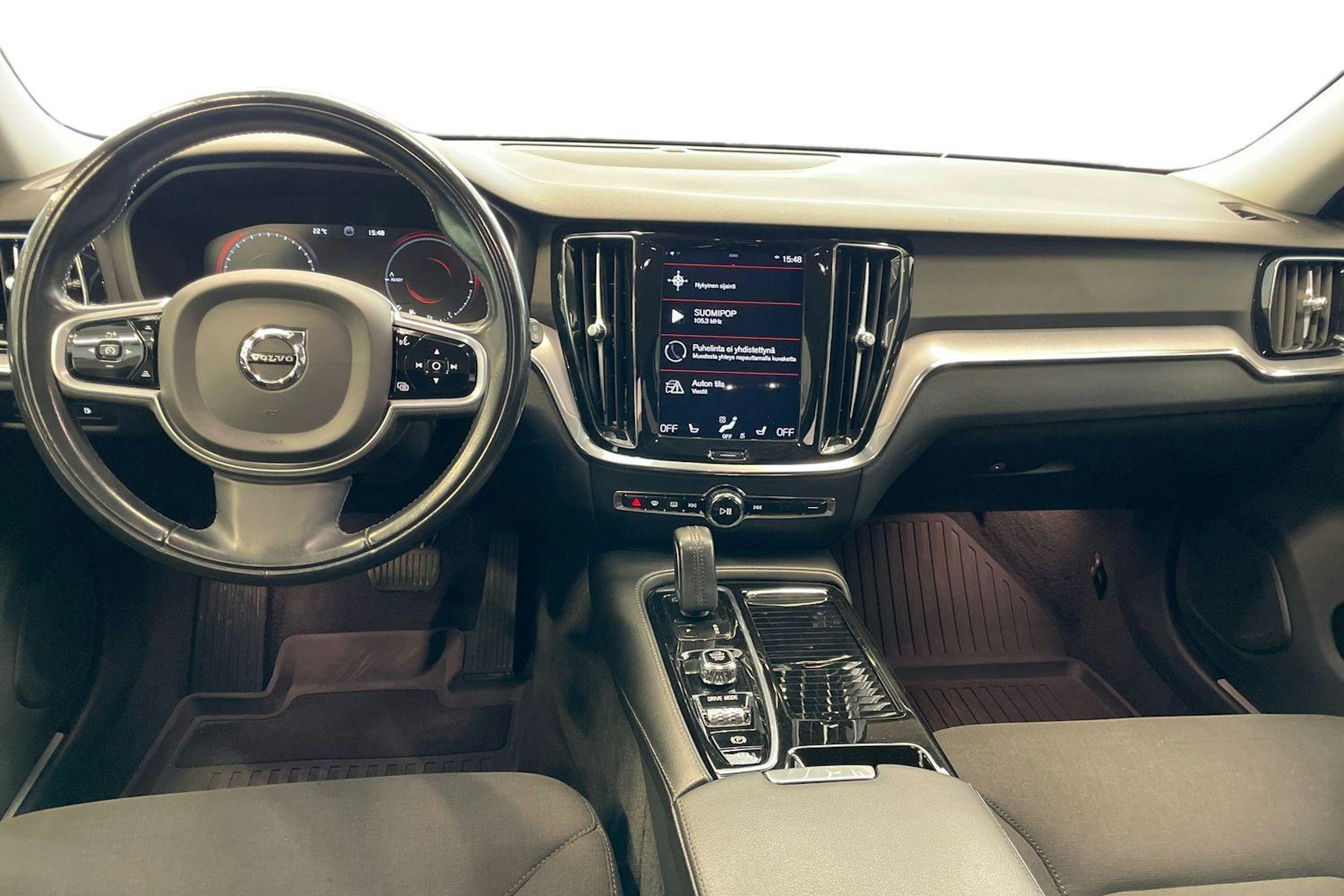 musta Volvo V60 2020 kuva 9.