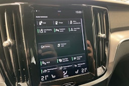 musta Volvo V60 2020 kuva 17.