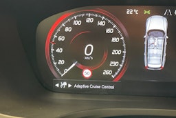 musta Volvo V60 2020 kuva 19.
