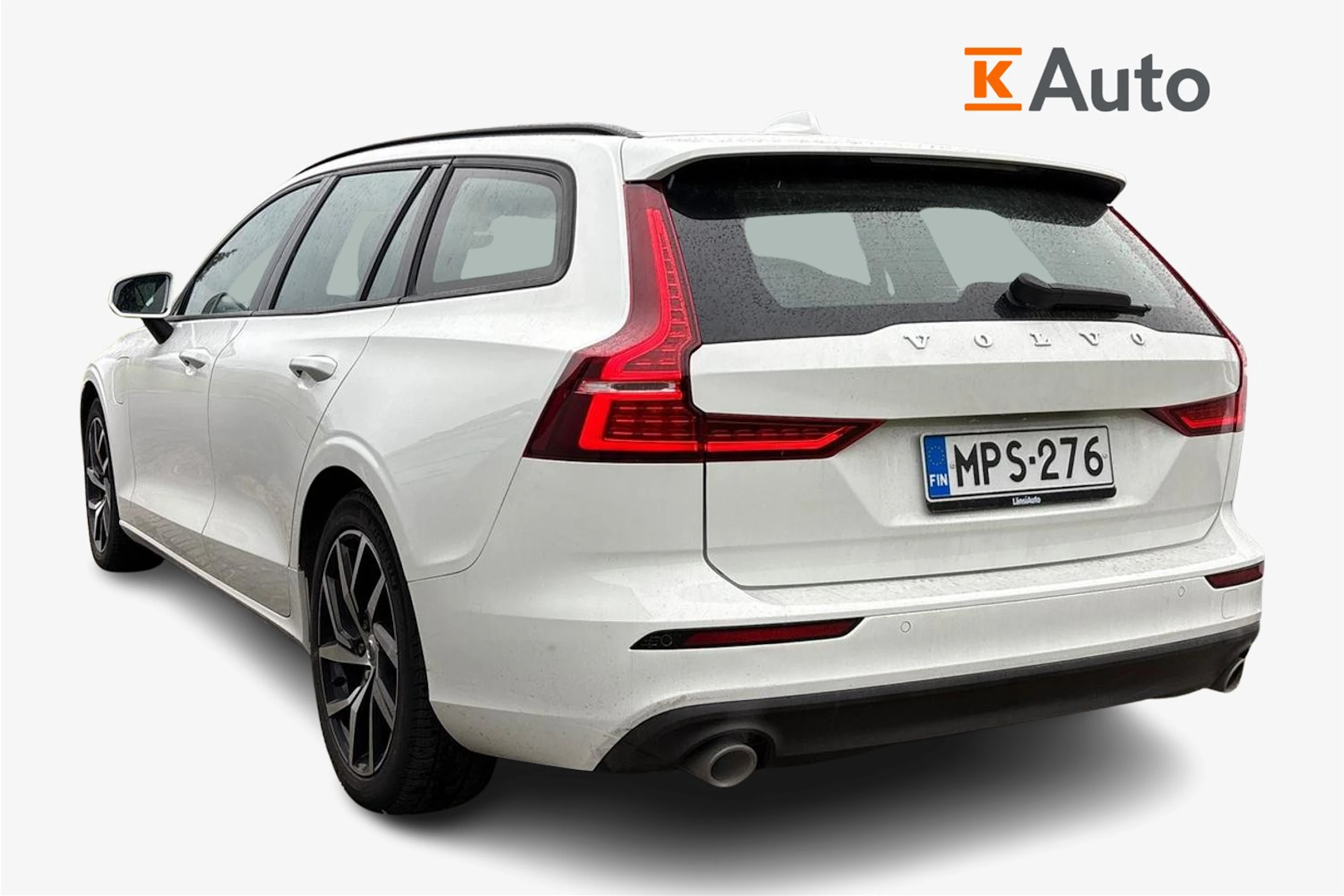 valkoinen Volvo V60 2020 kuva 2.