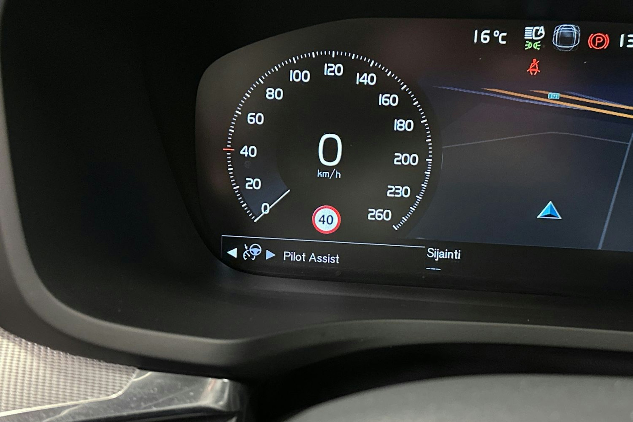 valkoinen Volvo V60 2020 kuva 30.