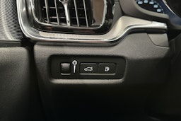 valkoinen Volvo V60 2020 kuva 31.