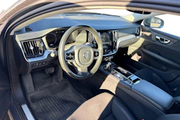 harmaa Volvo V60 2020 kuva 3.