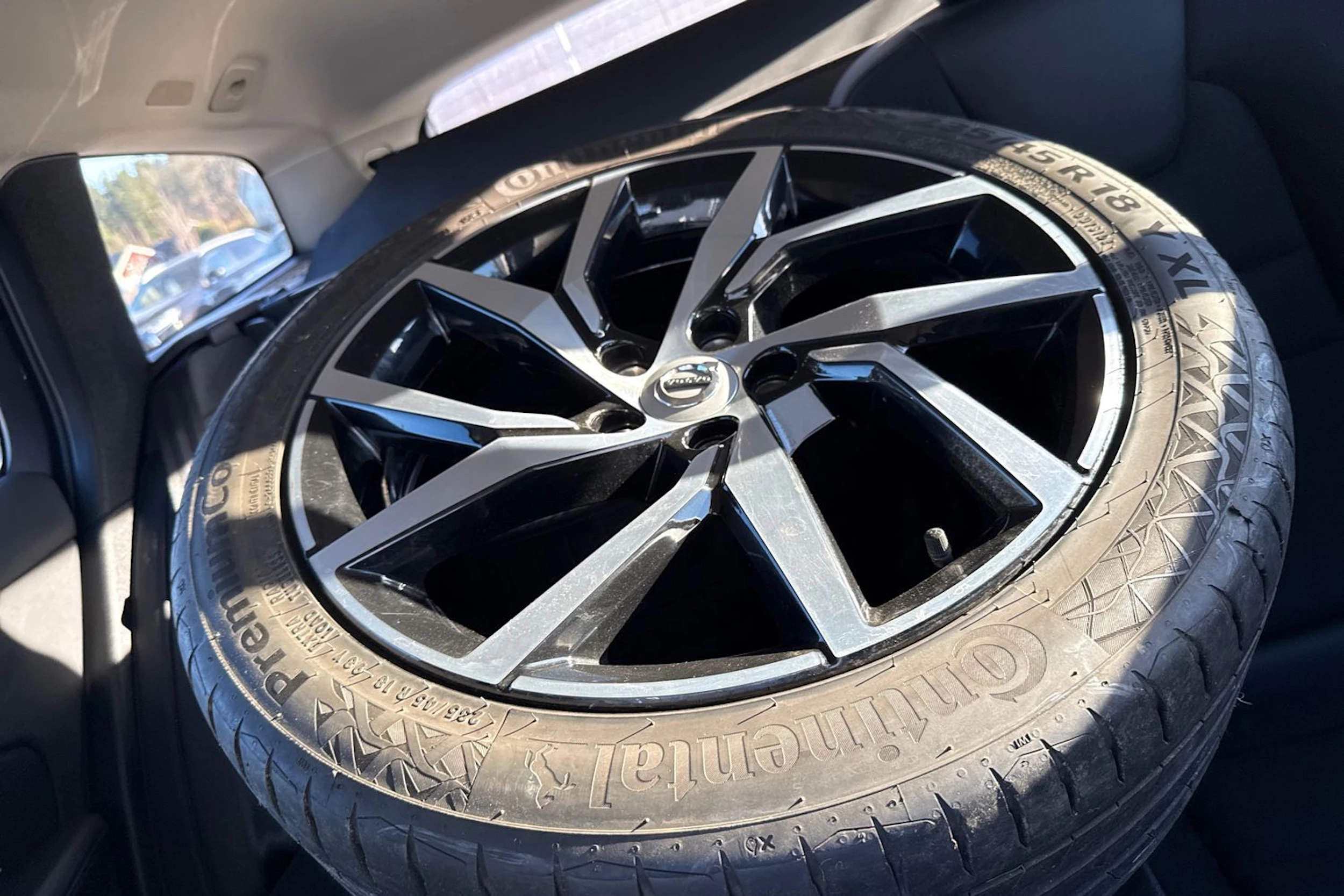 harmaa Volvo V60 2020 kuva 4.