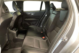 harmaa Volvo V60 2020 kuva 8.