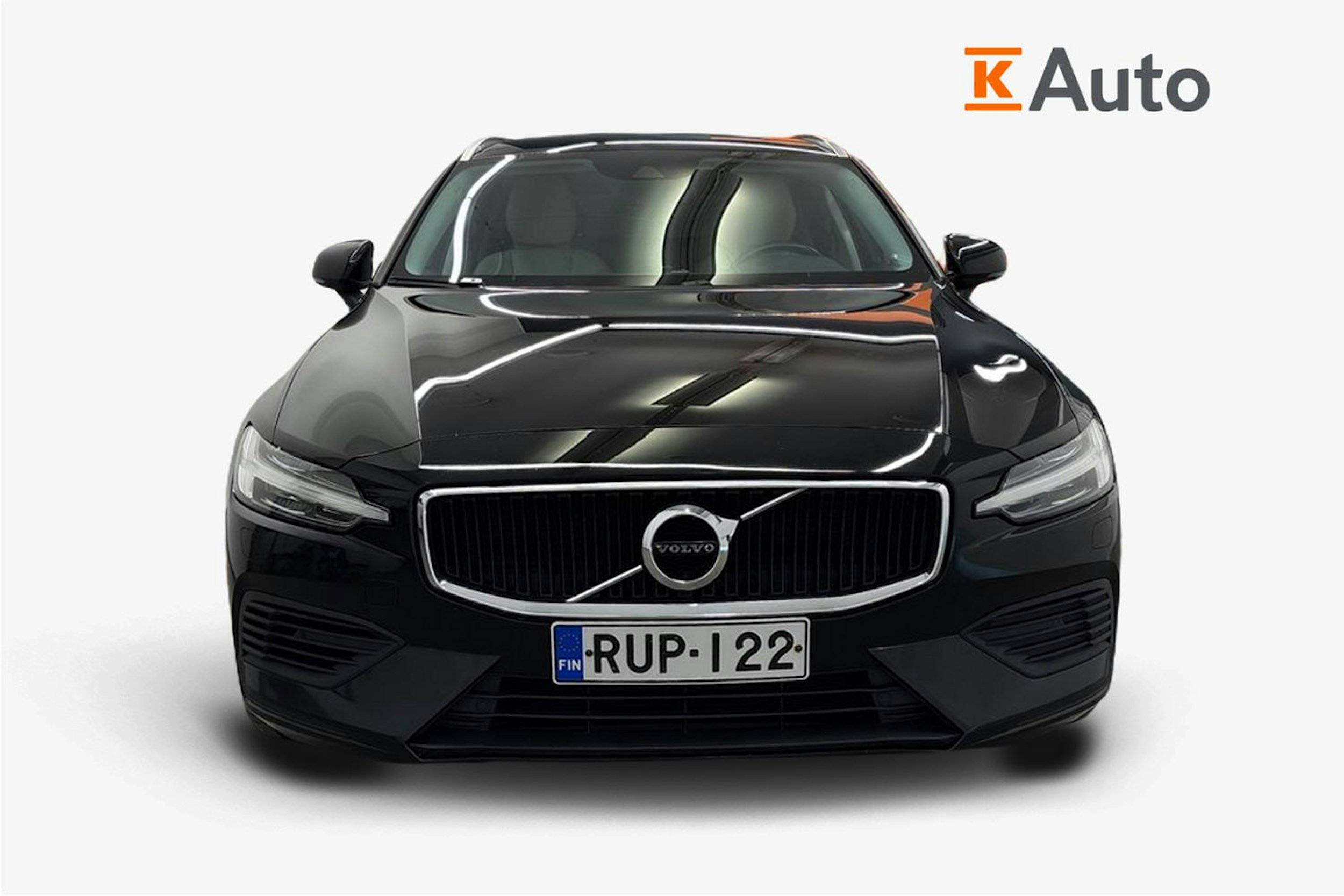 Musta Volvo V60 2020 kuva 5.