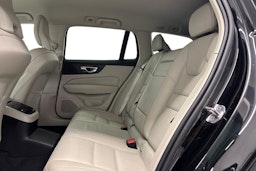 Musta Volvo V60 2020 kuva 10.