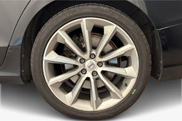 Musta Volvo V60 2020 kuva 11.