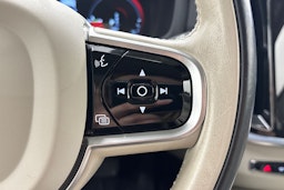 Musta Volvo V60 2020 kuva 18.