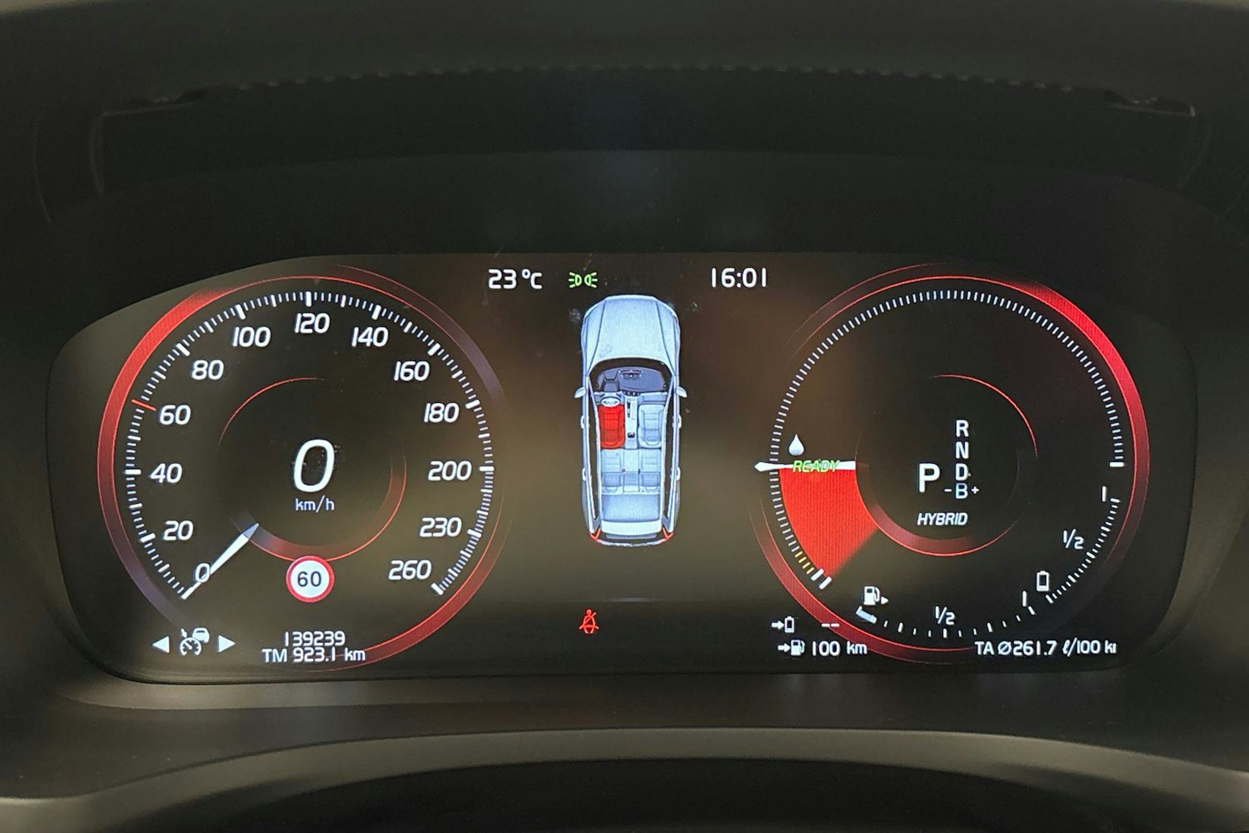 Musta Volvo V60 2020 kuva 19.
