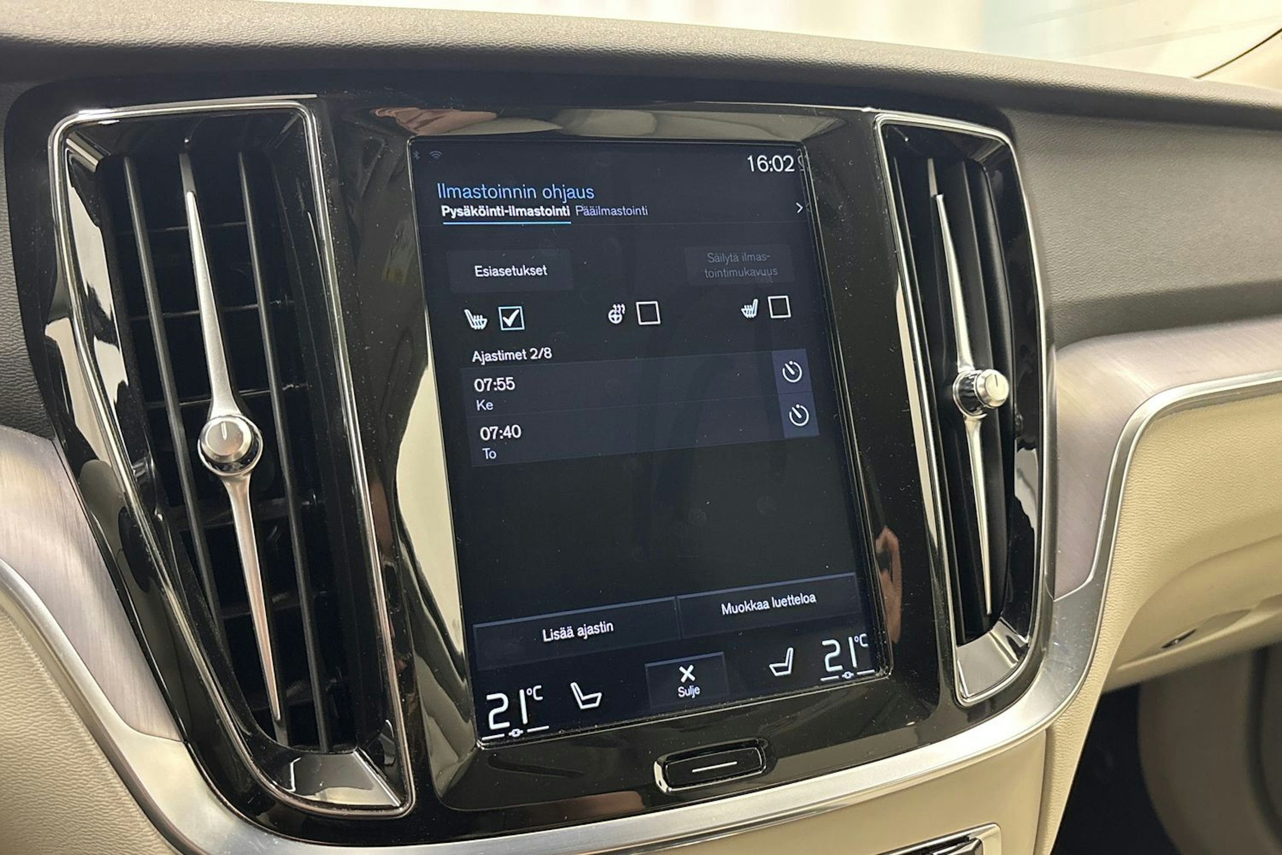 Musta Volvo V60 2020 kuva 20.