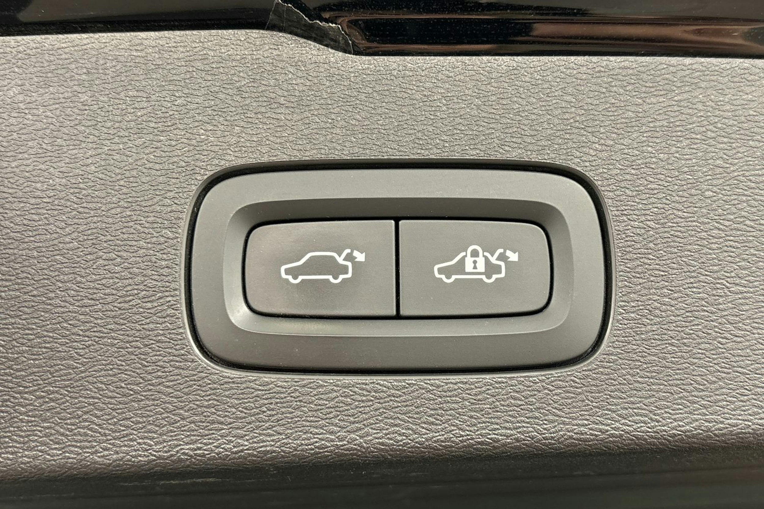 Musta Volvo V60 2020 kuva 25.