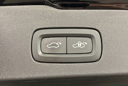 Musta Volvo V60 2020 kuva 25.