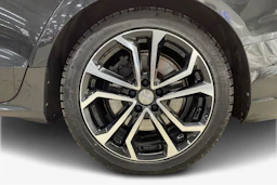 musta Volvo V60 2020 kuva 9.