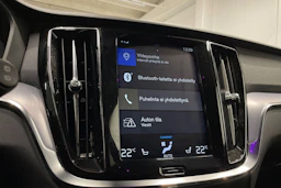 musta Volvo V60 2020 kuva 13.