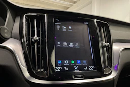 musta Volvo V60 2020 kuva 15.