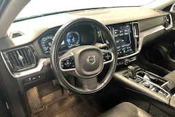 musta Volvo V60 2020 kuva 3.