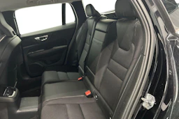 musta Volvo V60 2020 kuva 11.