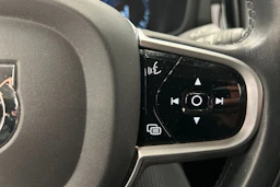 musta Volvo V60 2020 kuva 24.