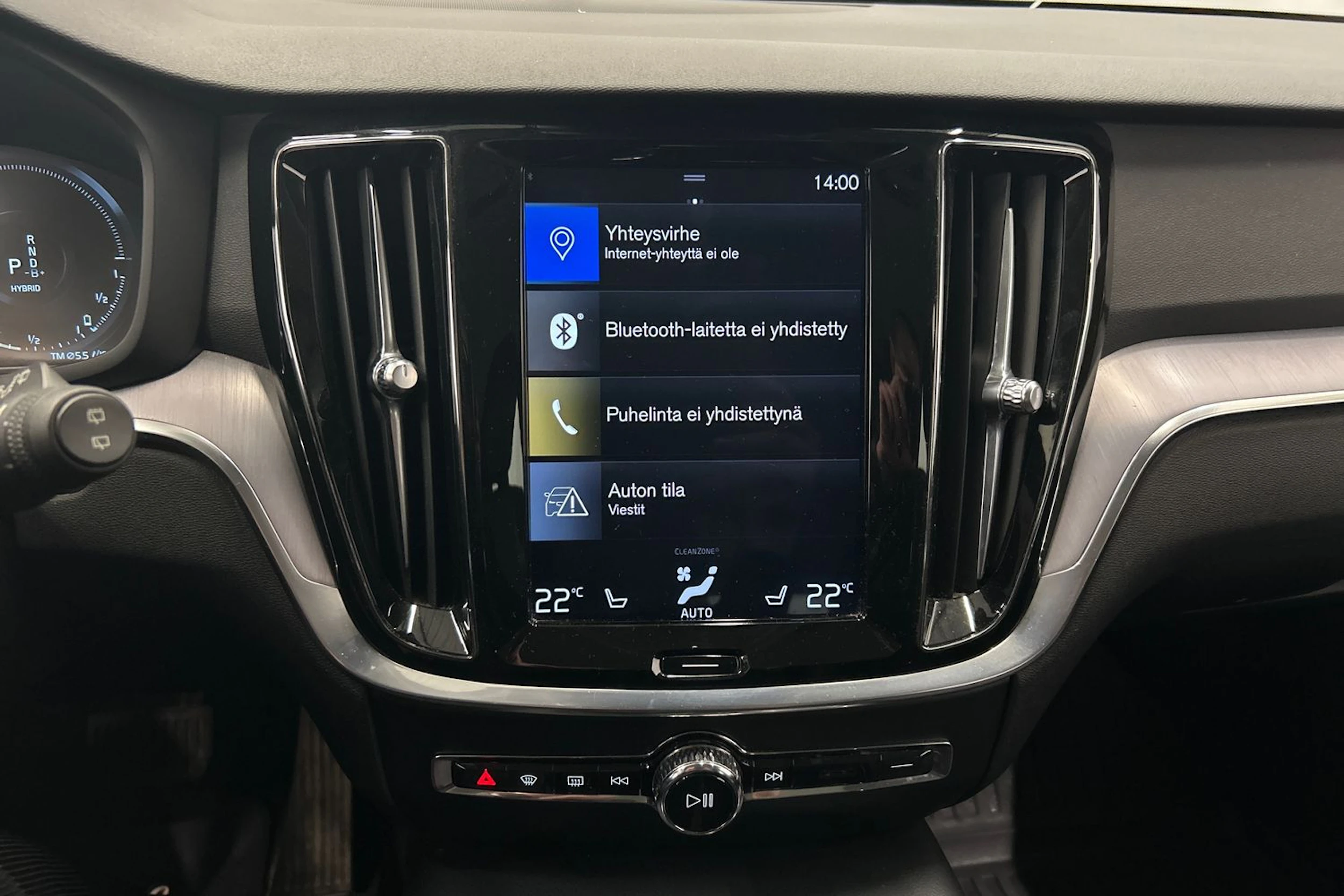 musta Volvo V60 2020 kuva 25.